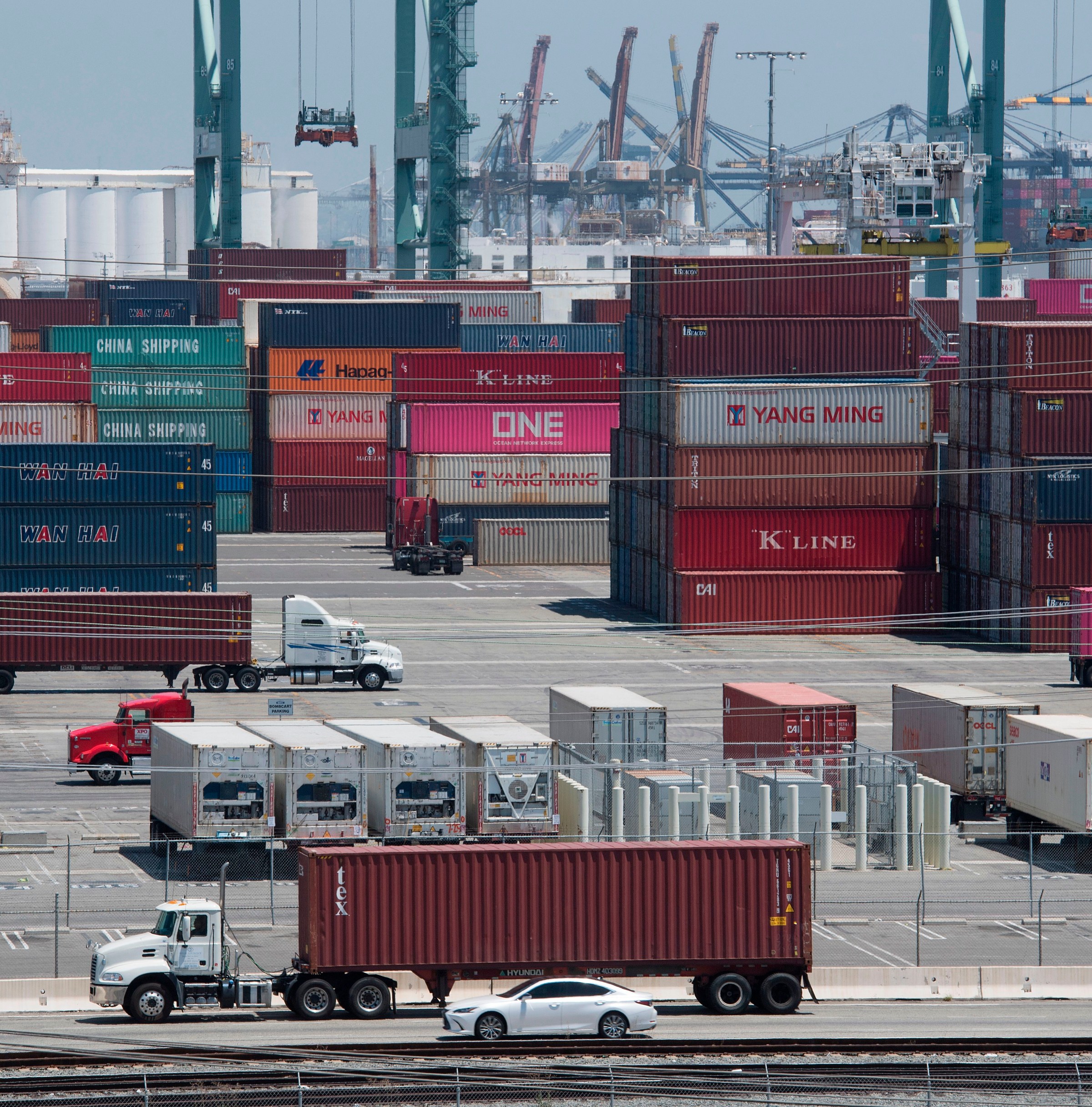 Can Trump call off his trade war with China while pretending he’s not?