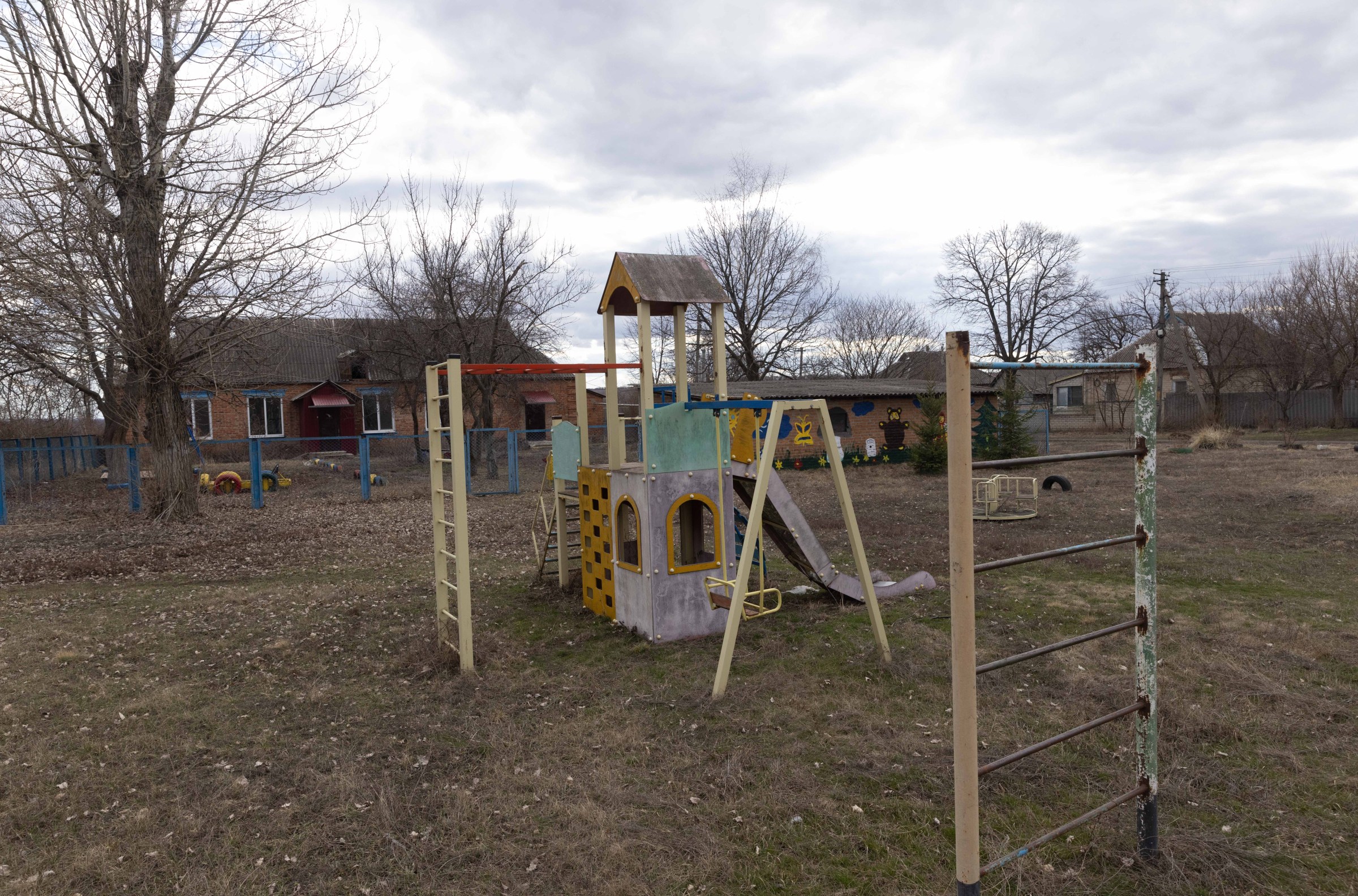 One big reason for fewer babies: phones?