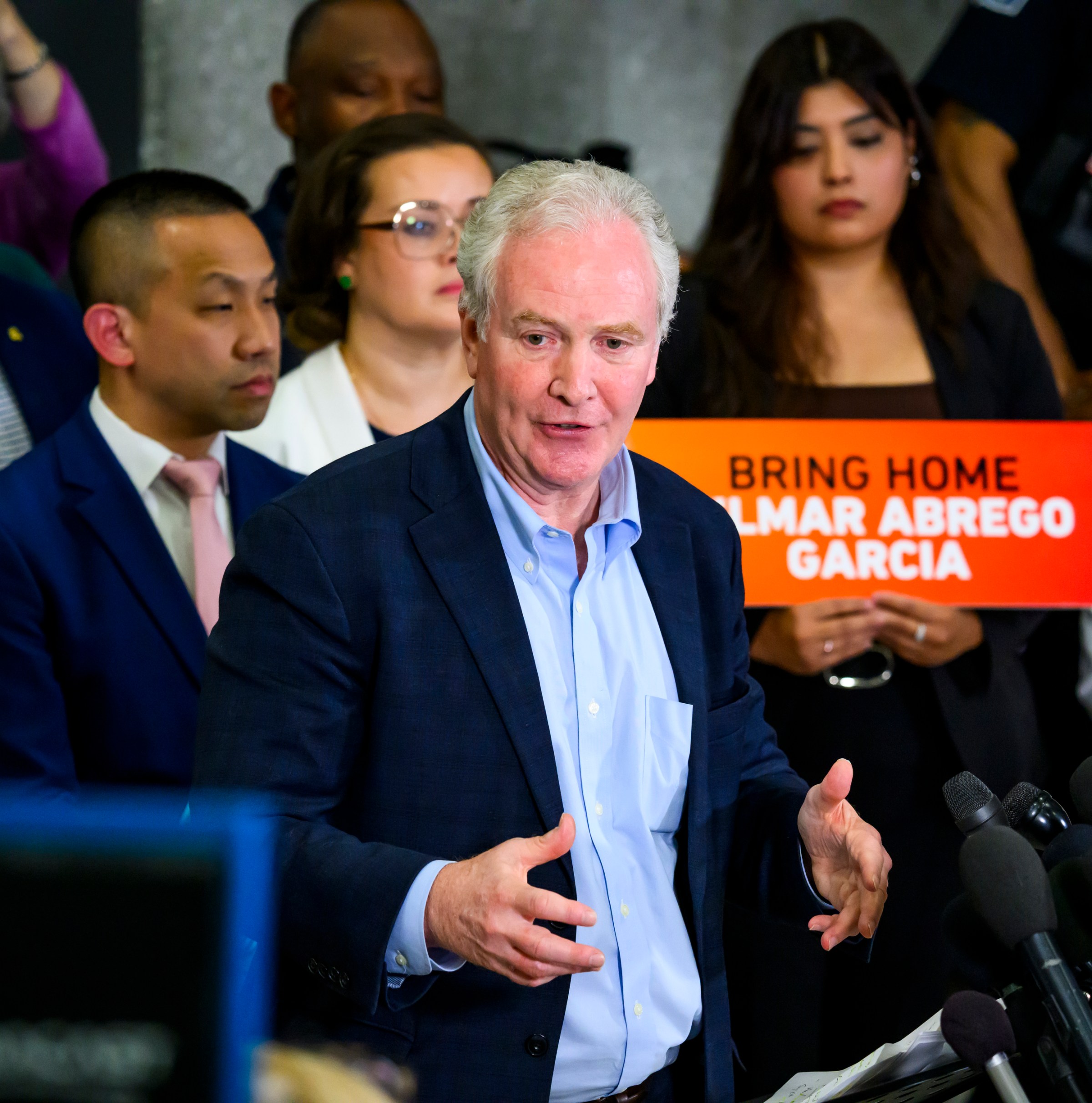 This senator met with Abrego Garcia in El Salvador. He tells us what he saw.